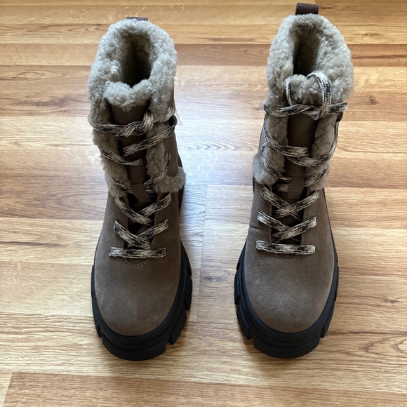 UGG women’s Brooklyn Water-Resistant Hiker Boot - Picture 1 of 12